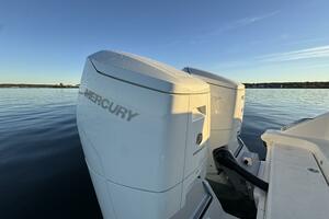 38FT (11.58M) BOSTON WHALER