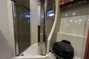 2003 Cruisers Yachts 540 Express thumbnail 24