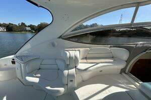2003 Cruisers Yachts 540 Express thumbnail 10