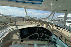 2003 Cruisers Yachts 540 Express thumbnail 12