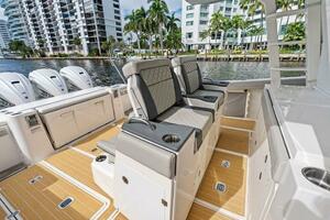 42FT (12.8M) PURSUIT