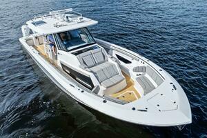 42FT (12.8M) PURSUIT