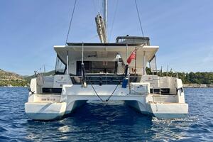 HUMMINGBIRD Worth Avenue Yachts