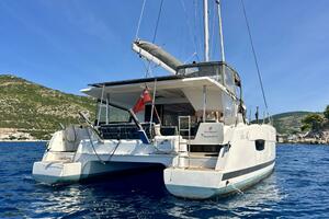 HUMMINGBIRD yacht for sale
