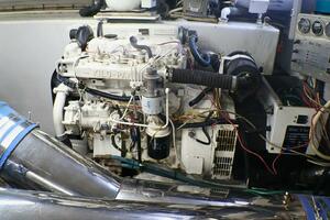 2001 Donzi 73' Sport Fish  Engine Room (4)