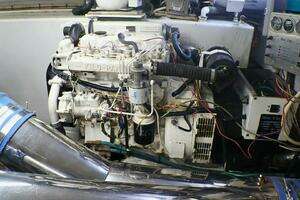 2001 Donzi 73 Sport Yacht thumbnail 75