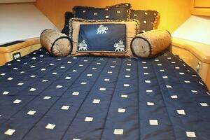 2001 Donzi 73' Sport Fish  VIP Stateroom (3)