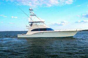 2001 Donzi 73 Sport Yacht thumbnail 1