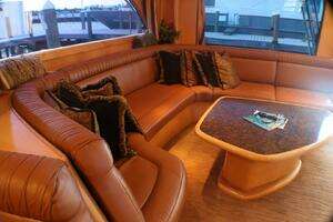 2001 Donzi 73 Sport Yacht thumbnail 9