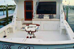2001 Donzi 73 Sport Yacht thumbnail 65