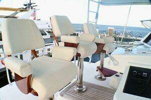2001 Donzi 73 Sport Yacht thumbnail 52