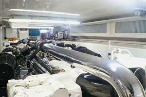 2001 Donzi 73 Sport Yacht thumbnail 76