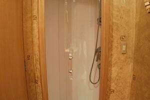 2001 Donzi 73 Sport Yacht thumbnail 38