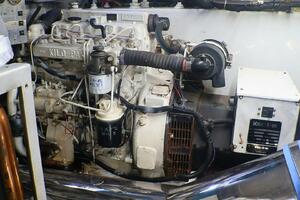 2001 Donzi 73' Sport Fish  Engine Room (6)