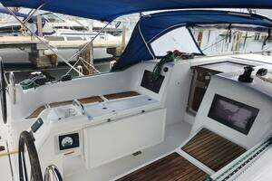 2020 Jeanneau Sun Odyssey 410 thumbnail 12