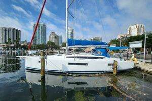 2020 Jeanneau Sun Odyssey 410 thumbnail 1
