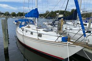 Morning Light 37ft Dickerson Yacht For Sale