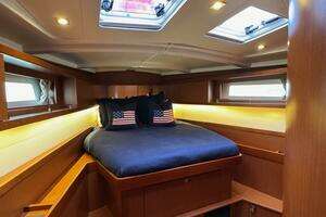 2017 Beneteau Oceanis 45 thumbnail 49