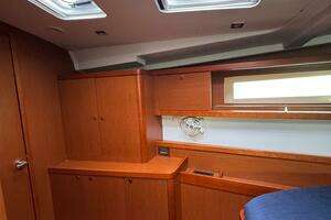 2017 Beneteau Oceanis 45 thumbnail 51