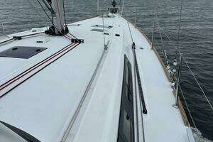 2017 Beneteau Oceanis 45 thumbnail 35