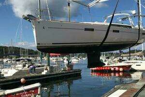 2017 Beneteau Oceanis 45 thumbnail 6