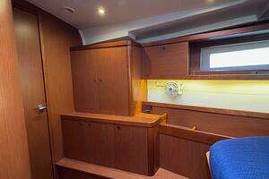 2017 Beneteau Oceanis 45 thumbnail 52