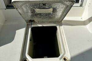 2001 Silverton 42 Convertible thumbnail 14