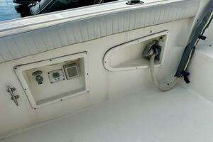 2001 Silverton 42 Convertible thumbnail 5