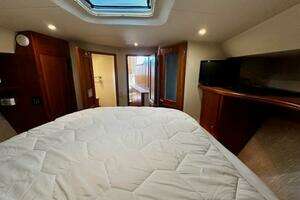 2001 Silverton 42 Convertible thumbnail 32