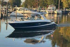  2022 Sea Ray SLX350 Yacht For Sale in Guilford NH