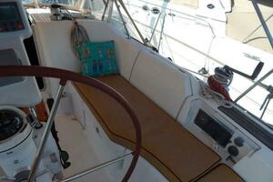 2004 Beneteau 373 thumbnail 20