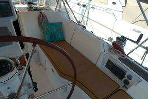 2004 Beneteau 373 thumbnail 20
