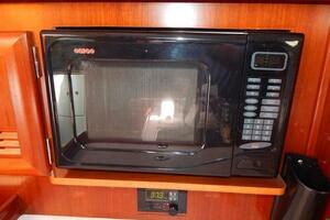 2004 Beneteau 373 thumbnail 9