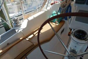 2004 Beneteau 373 thumbnail 21
