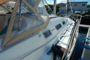 2004 Beneteau 373 thumbnail 26