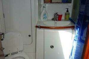 2004 Beneteau 373 thumbnail 15