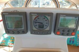 2004 Beneteau 373 thumbnail 23