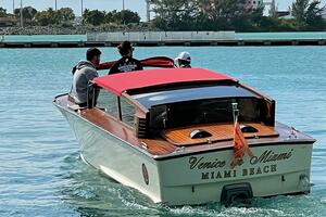 VENICE IN MIAMI 30ft Cantiere Serenella Yacht For Sale