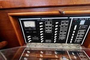 Dulcinea 30ft Willard Yacht For Sale