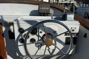 Dulcinea 30ft Willard Yacht For Sale