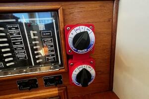 Dulcinea 30ft Willard Yacht For Sale