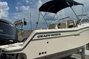 23ft Grady White Yacht For Sale