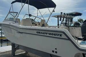 23ft Grady White Yacht For Sale