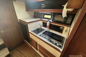 1985 Pursuit 3100 Open thumbnail 36