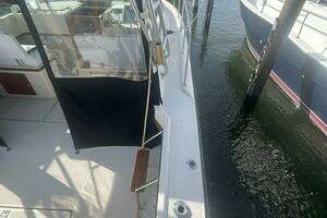1985 Pursuit 3100 Open thumbnail 12