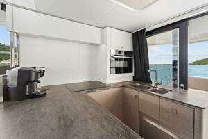 2024 Fountaine Pajot thumbnail 34