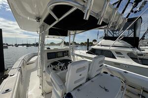 32ft Boston Whaler Yacht For Sale