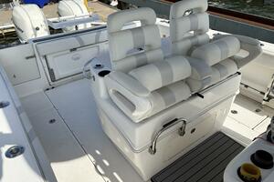 32ft Boston Whaler Yacht For Sale