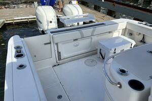 32ft Boston Whaler Yacht For Sale