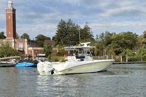 32ft Boston Whaler Yacht For Sale